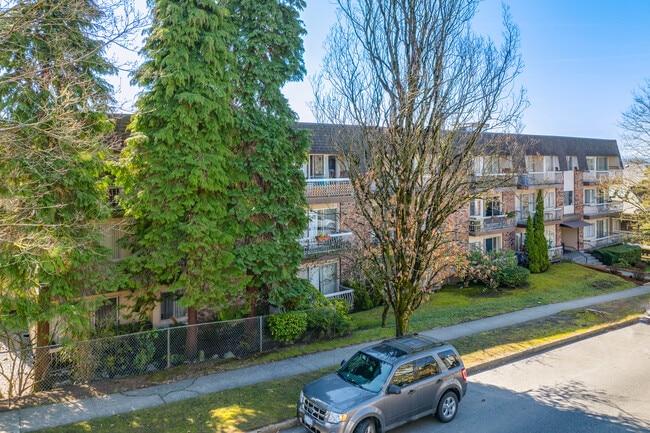 More details for 3848 Pender St, Burnaby, BC - Multifamily for Sale