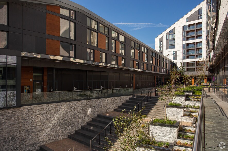 St. Mark's Rd, Bromley à louer - Photo du bâtiment - Image 2 de 24