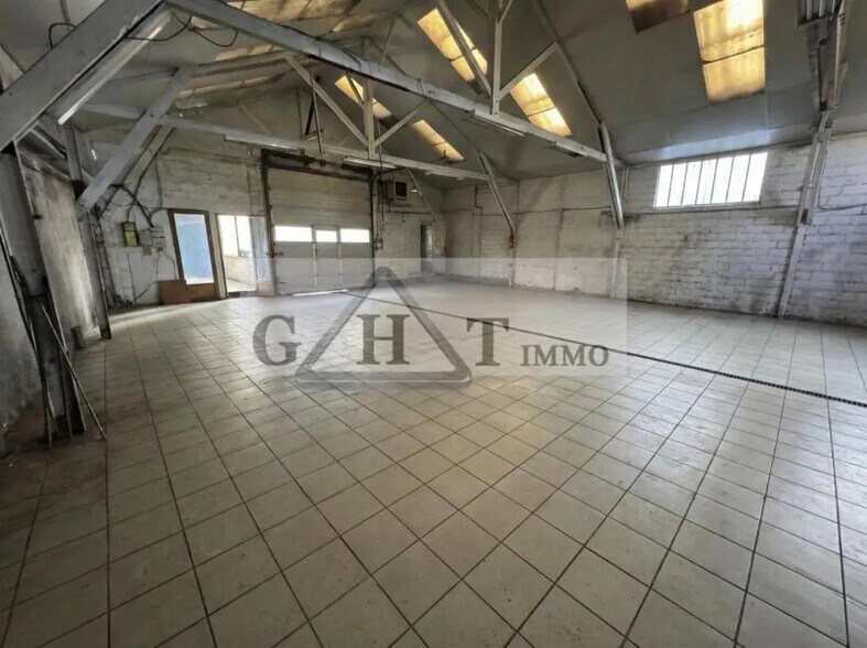 Bureau dans Palaiseau à louer - Photo du bâtiment - Image 2 de 4