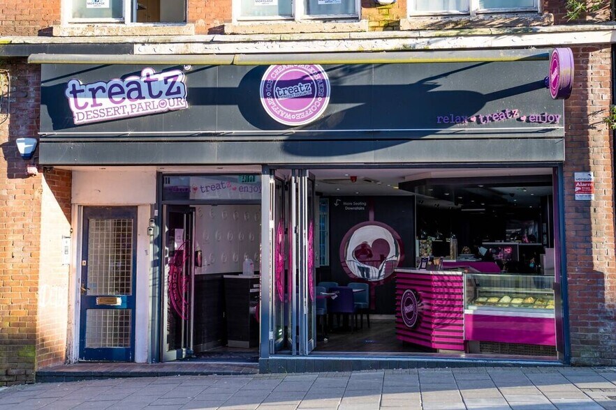 5 Upper George St, Luton à louer - Photo du bâtiment - Image 3 de 6