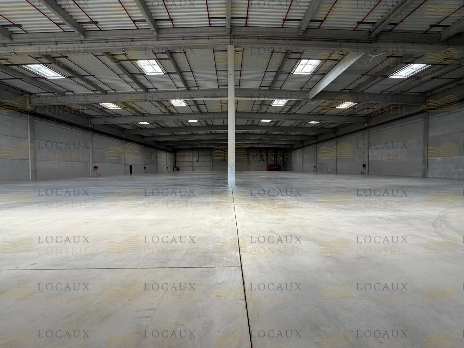 Industriel dans Le Thillay à louer Photo intérieure- Image 1 de 4