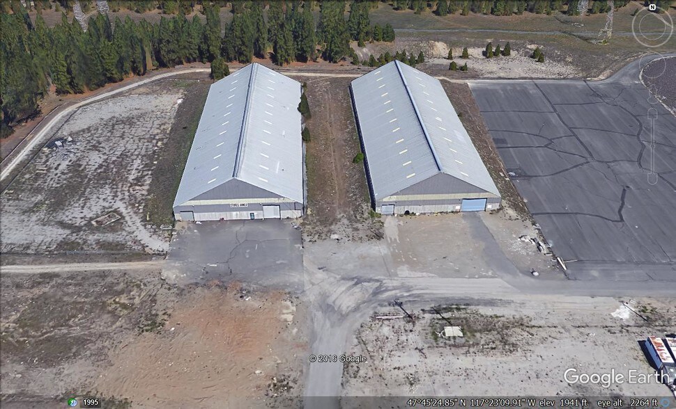 2111 E Hawthorne Rd, Mead, WA à louer - Photo du bâtiment - Image 2 de 4