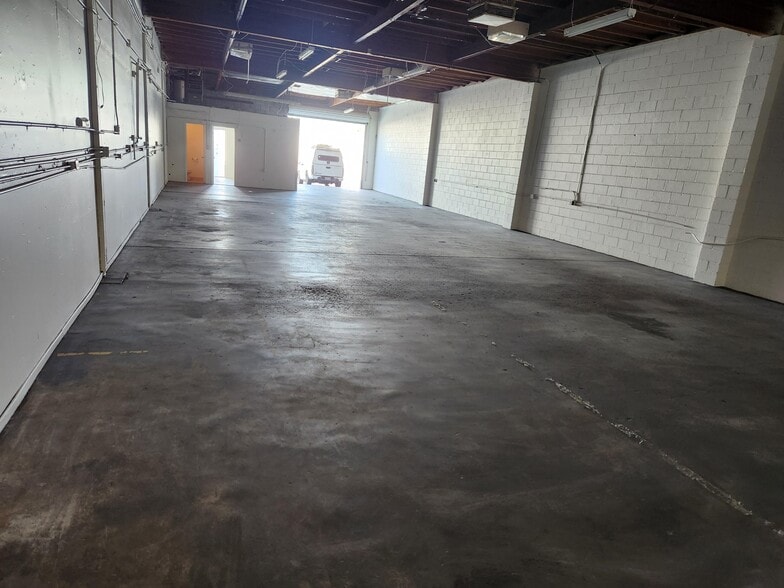 15225-15237 Nubia St, Baldwin Park, CA for lease - Interior Photo - Image 2 of 10