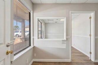 159-167 Belle Forest Cir, Nashville, TN for lease Interior Photo- Image 2 of 7