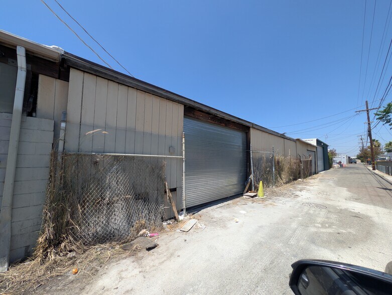 7624 San Fernando Rd, Sun Valley, CA à louer - Photo du bâtiment - Image 3 de 7