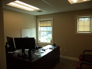 26 Londonderry Tpke, Hooksett, NH à louer Photo intérieure- Image 2 de 9