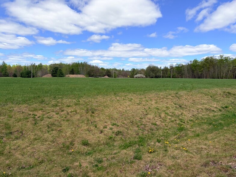 214 Robbins St, White Lake, WI for sale - Building Photo - Image 3 of 4