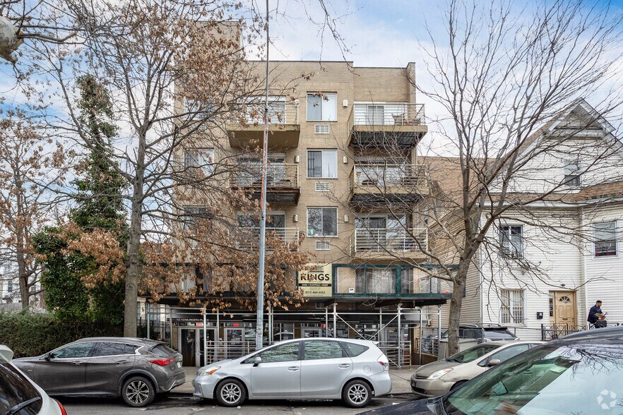 145 Kenilworth Pl, Brooklyn, NY à vendre - Photo du bâtiment - Image 3 de 7