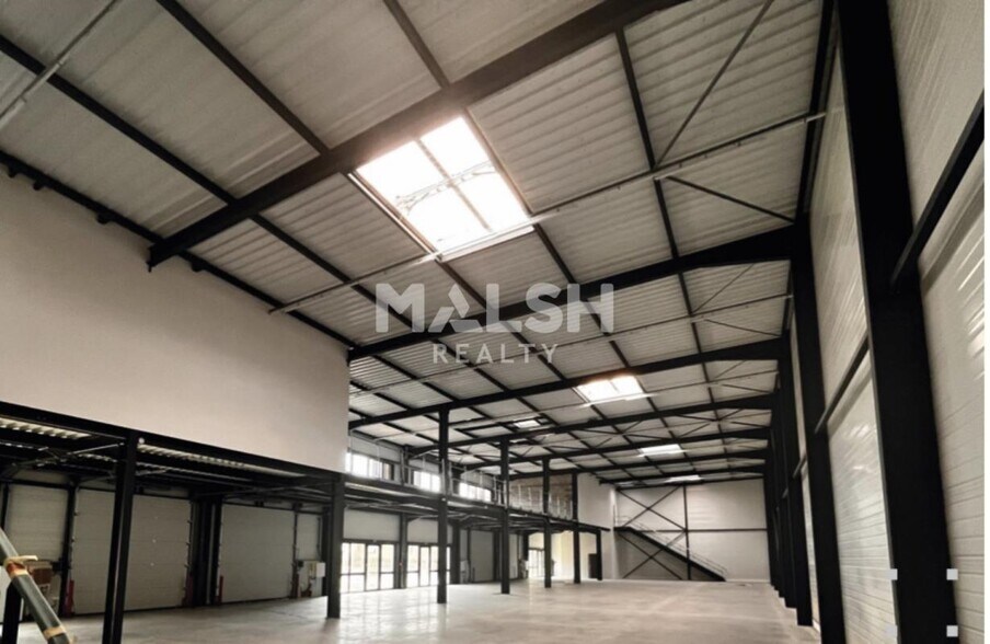 Flex in Saint-Quentin-Fallavier for lease - Interior Photo - Image 3 of 16