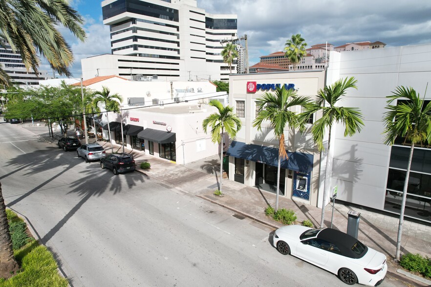 2317-2319 Ponce De Leon Blvd, Coral Gables, FL for sale - Building Photo - Image 2 of 7