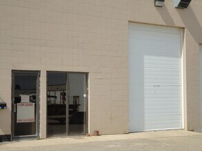 235 MacKay Cres, Wood Buffalo, AB à louer Photo du bâtiment- Image 2 de 13