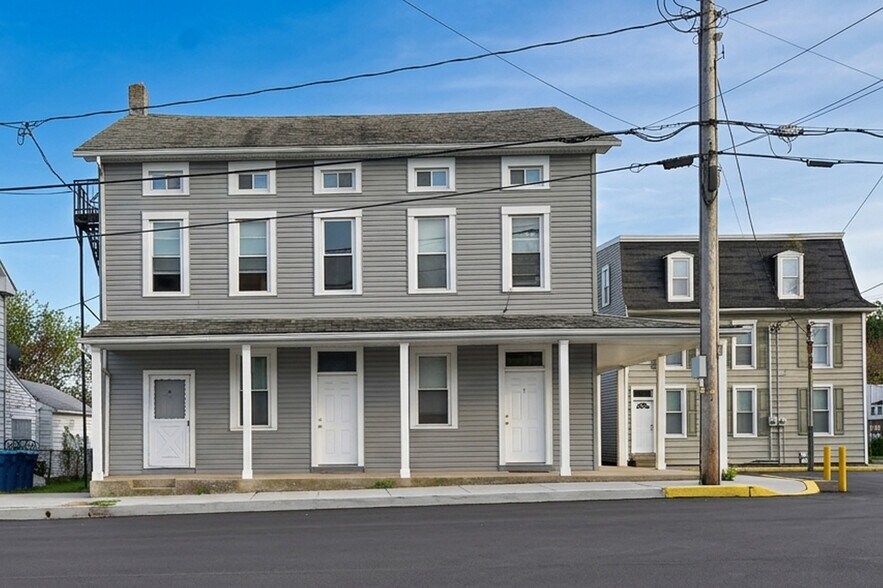 8 E Broadway, Etters, PA à vendre - Photo du bâtiment - Image 2 de 9