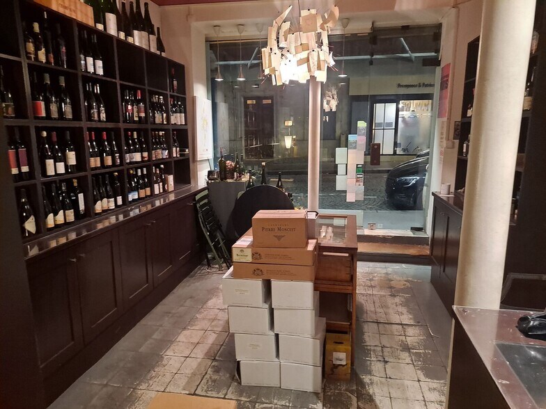 Commerce de détail dans Paris à louer - Photo du bâtiment - Image 3 de 5