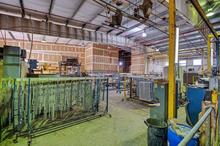 9690 Dallas St, Commerce City, CO for sale - Interior Photo - Image 3 of 18