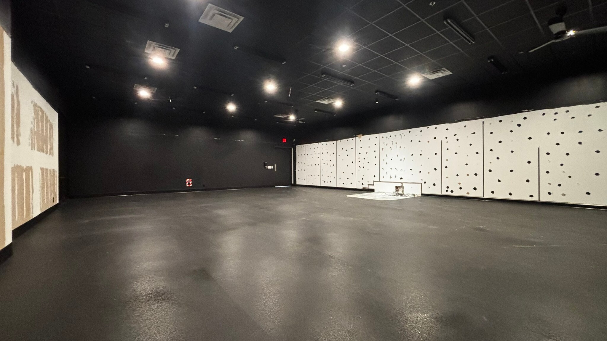 4825 E 82nd St, Indianapolis, IN for lease Interior Photo- Image 1 of 8