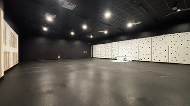 4825 E 82nd St, Indianapolis, IN for lease Interior Photo- Image 1 of 8