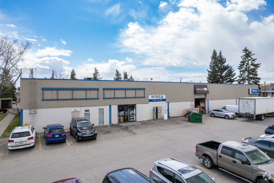 134 71 Av SE, Calgary, AB à louer - Photo du bâtiment - Image 3 de 5