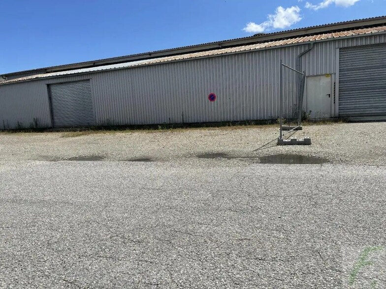 Flex in Pontcharra for lease - Building Photo - Image 2 of 6