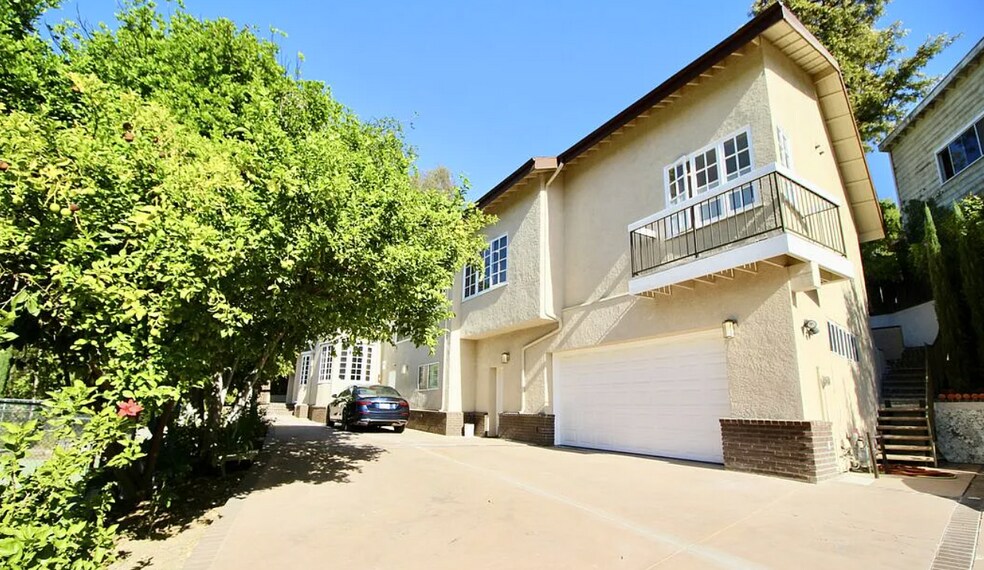 19567 Oxnard St, Tarzana, CA à louer - Photo du bâtiment - Image 2 de 6