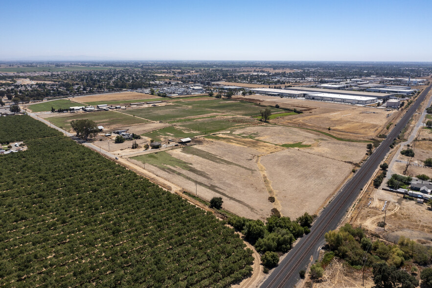 10326 Walnut Ave, Galt, CA for sale - Building Photo - Image 2 of 5