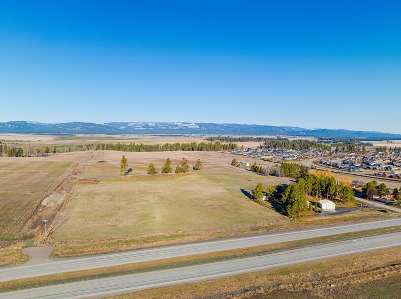 3273 US 93 N, Kalispell, MT à vendre - Photo du bâtiment - Image 2 de 10