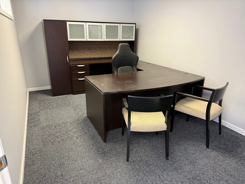 5850 Library Rd, Bethel Park, PA à louer - Photo du bâtiment - Image 3 de 5