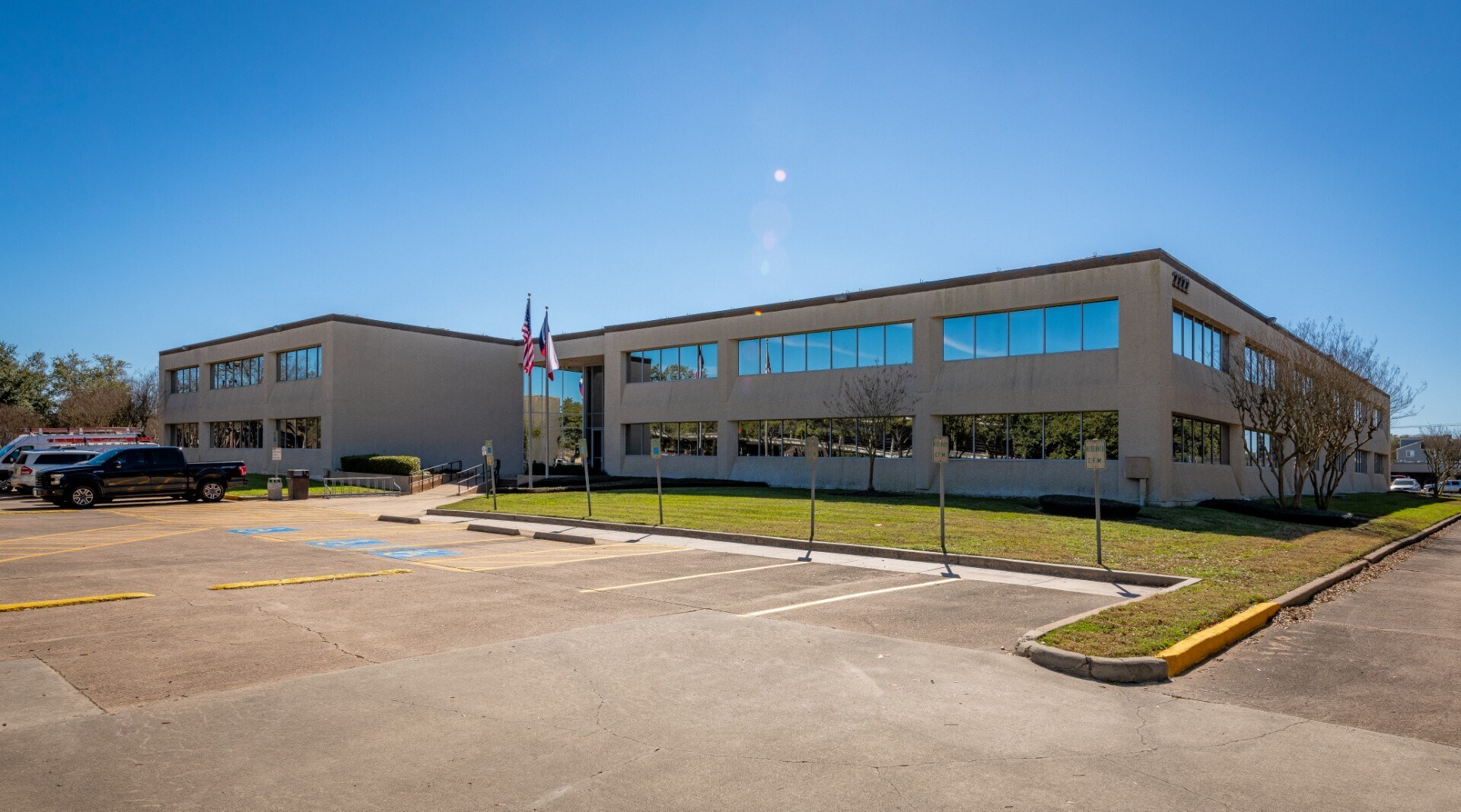 2222 Bay Area Blvd, Houston, TX à louer Photo du bâtiment- Image 1 de 8