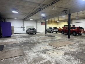 16 Beaver Brook Rd, Danbury, CT for lease Interior Photo- Image 2 of 5