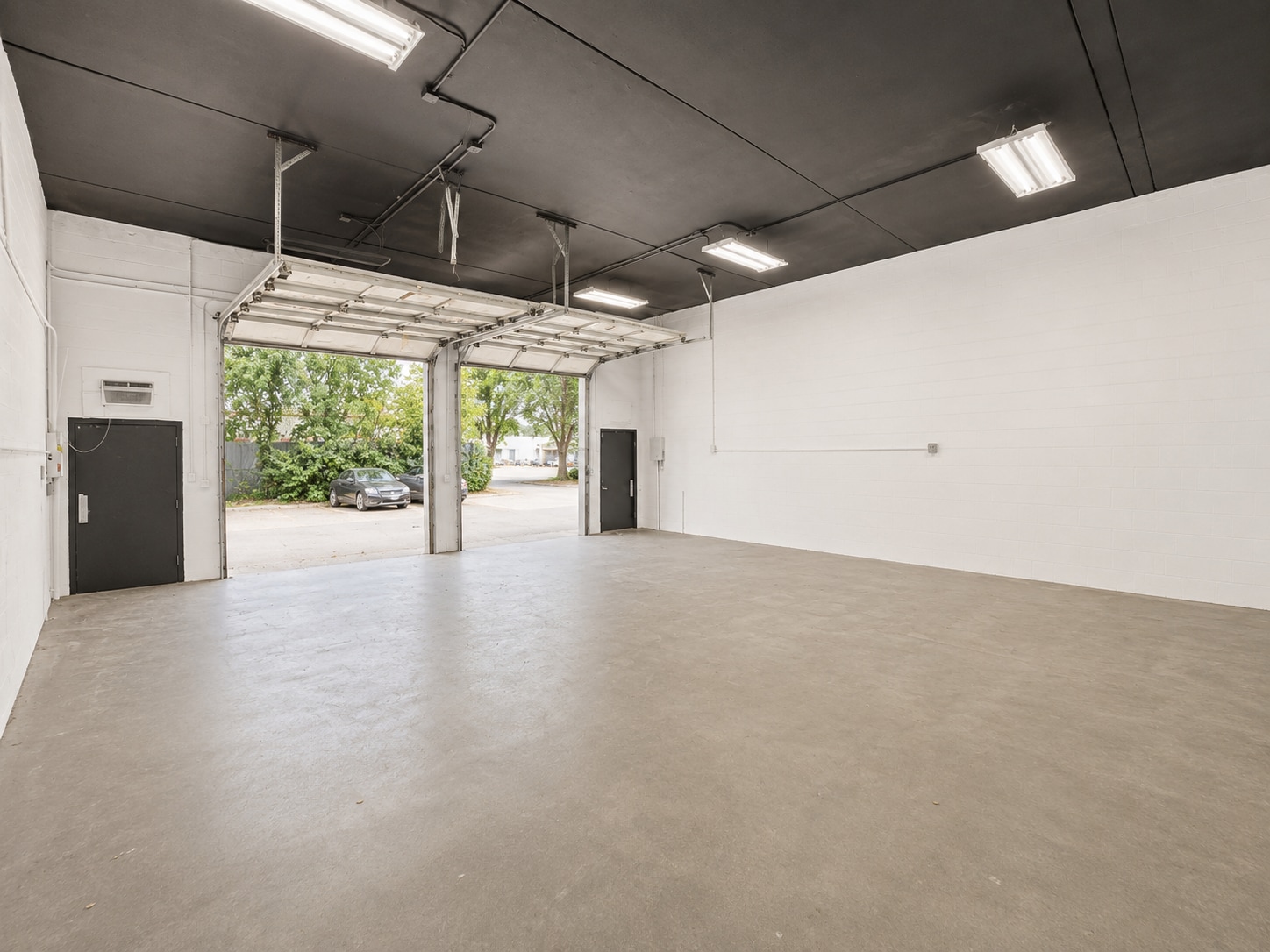 2180 NW 18th Ave, Pompano Beach, FL for lease Interior Photo- Image 1 of 4