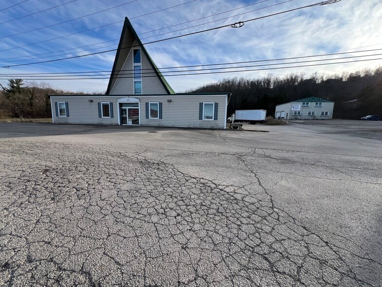 675 College Dr, Batavia, OH à vendre - Photo du bâtiment - Image 3 de 18