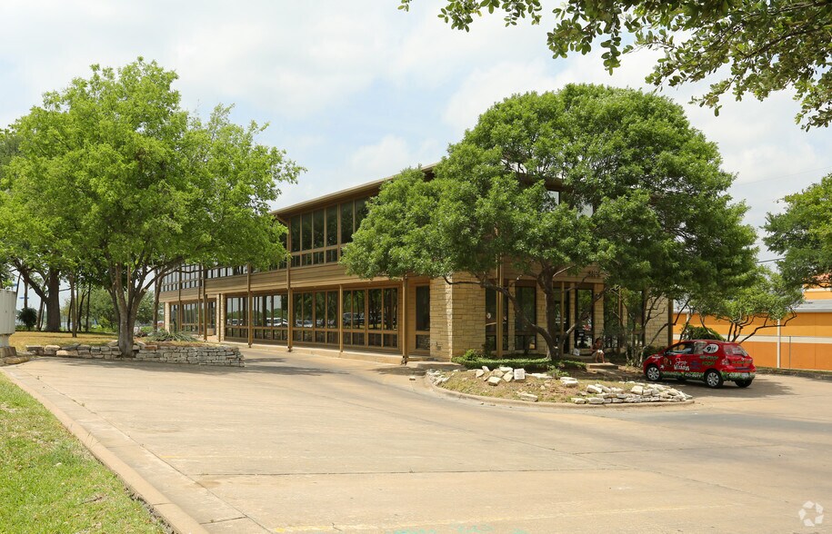 1104 S Mays St, Round Rock, TX à louer - Photo du bâtiment - Image 2 de 4