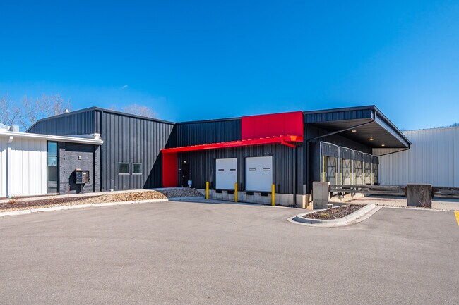 Plus de détails pour 2919 Packers Ave, Madison, WI - Industriel à louer