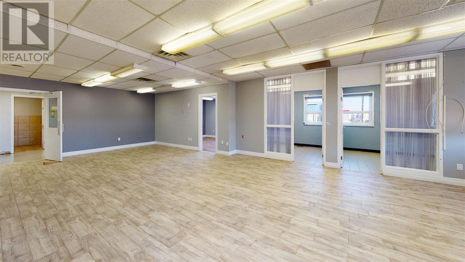 105 White Oak Dr E, Sault Ste Marie, ON à vendre Photo du bâtiment- Image 1 de 1