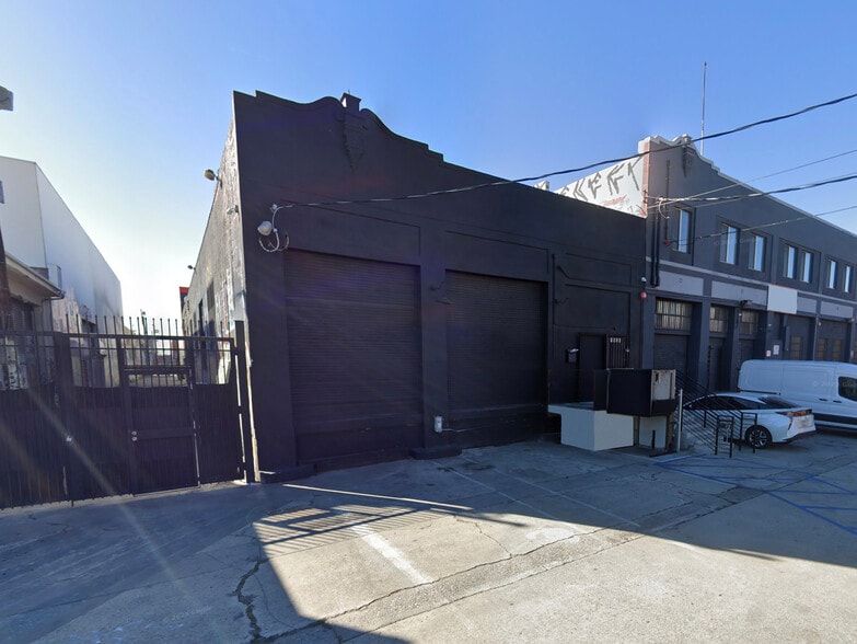 1926 E 7th Pl, Los Angeles, CA for lease - Building Photo - Image 1 of 7