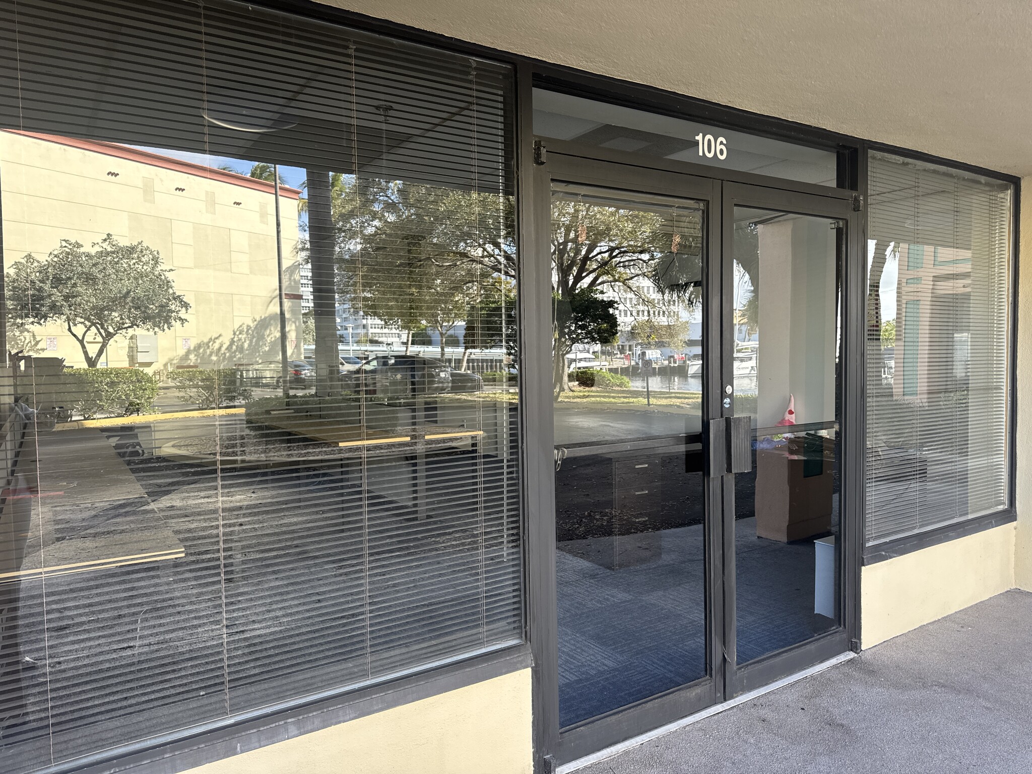 915 Middle River Dr, Fort Lauderdale, FL for lease Interior Photo- Image 1 of 1