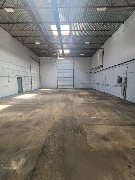 17728 66 Av, Surrey, BC à louer - Photo intérieure - Image 3 de 11