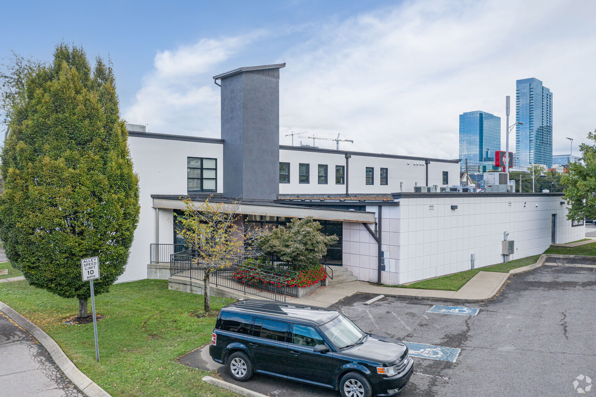 1718 Charlotte Ave, Nashville, TN à vendre Photo du bâtiment- Image 1 de 1