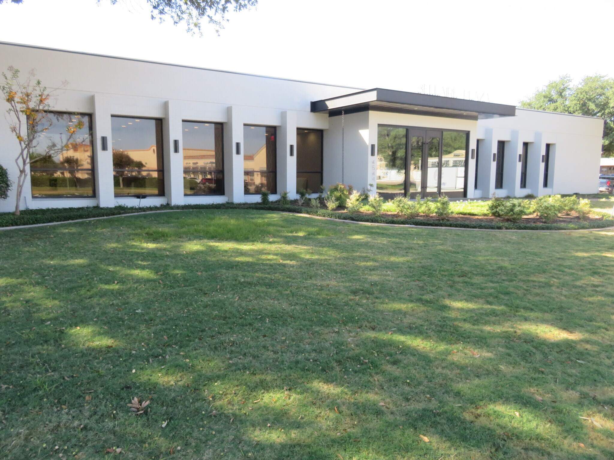 4541 S Bellaire Dr, Fort Worth, TX for lease Building Photo- Image 1 of 13