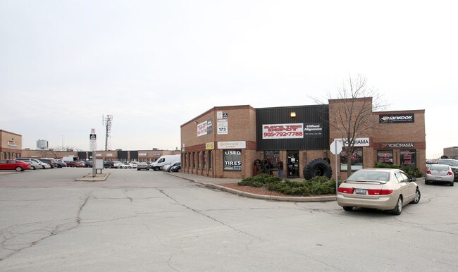 Plus de détails pour 173 Advance Blvd, Brampton, ON - Industriel à vendre
