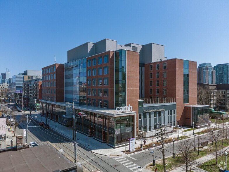 1051 Queen St W, Toronto, ON for lease - Primary Photo - Image 1 of 3