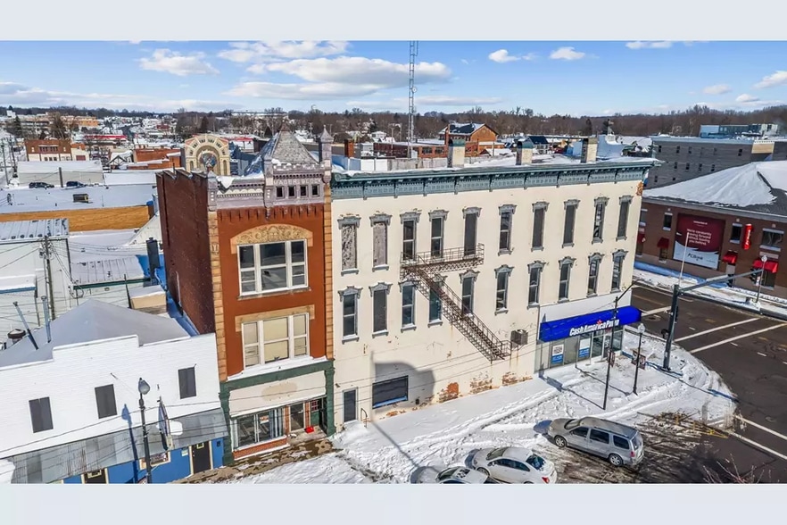 101 N Sandusky Ave, Bucyrus, OH à vendre - Photo du bâtiment - Image 2 de 7