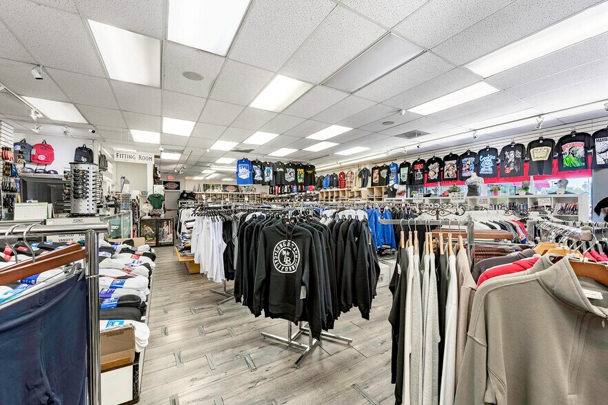 730-740 N Long Beach Blvd, Long Beach, CA à louer - Photo du bâtiment - Image 3 de 11