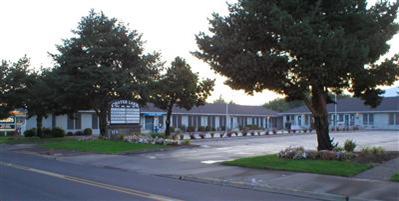 1150 Crater Lake Ave, Medford, OR for sale - Building Photo - Image 1 of 1