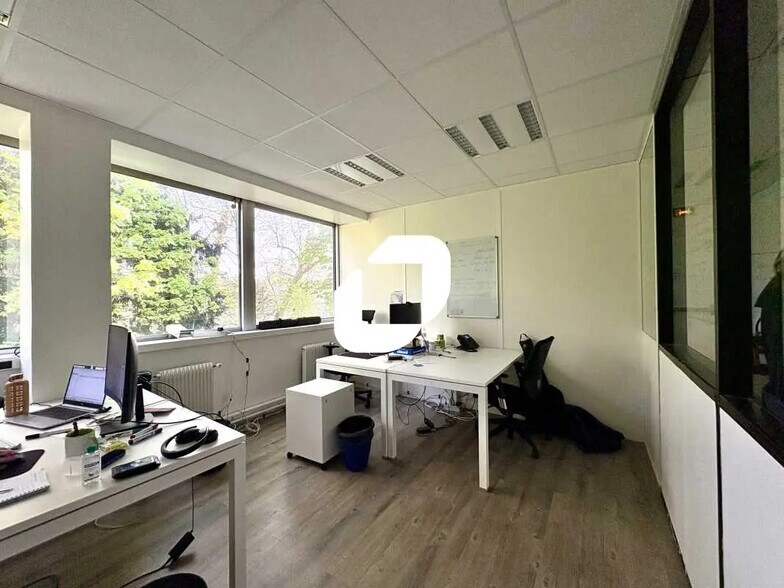 18 Avenue Dutartre, Le Chesnay-Rocquencourt à louer - Photo du bâtiment - Image 3 de 32