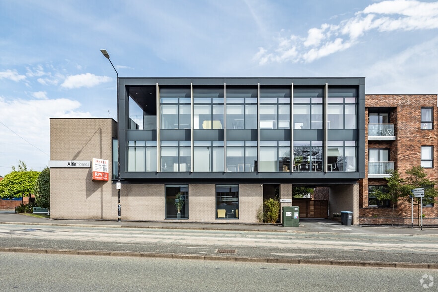 1A Woodlands Rd, Altrincham for lease - Primary Photo - Image 1 of 3