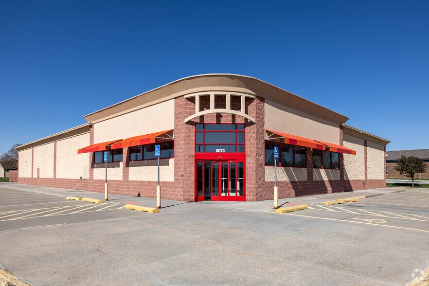 10770 Fort St, Omaha, NE for sale - Primary Photo - Image 2 of 9