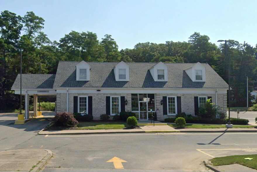 1975 Mendon Rd, Cumberland, RI à louer - Photo du bâtiment - Image 2 de 9