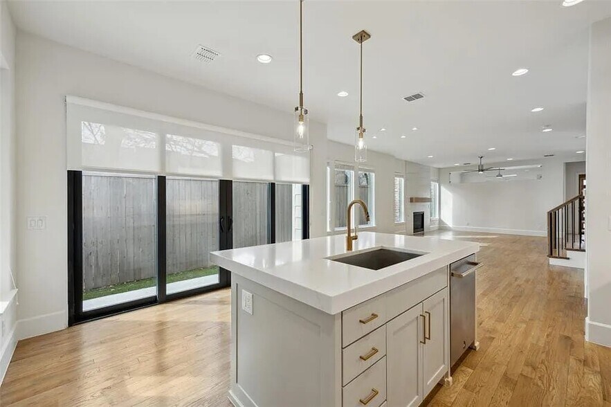 5614 Anita St, Dallas, TX à vendre - Photo du bâtiment - Image 3 de 19