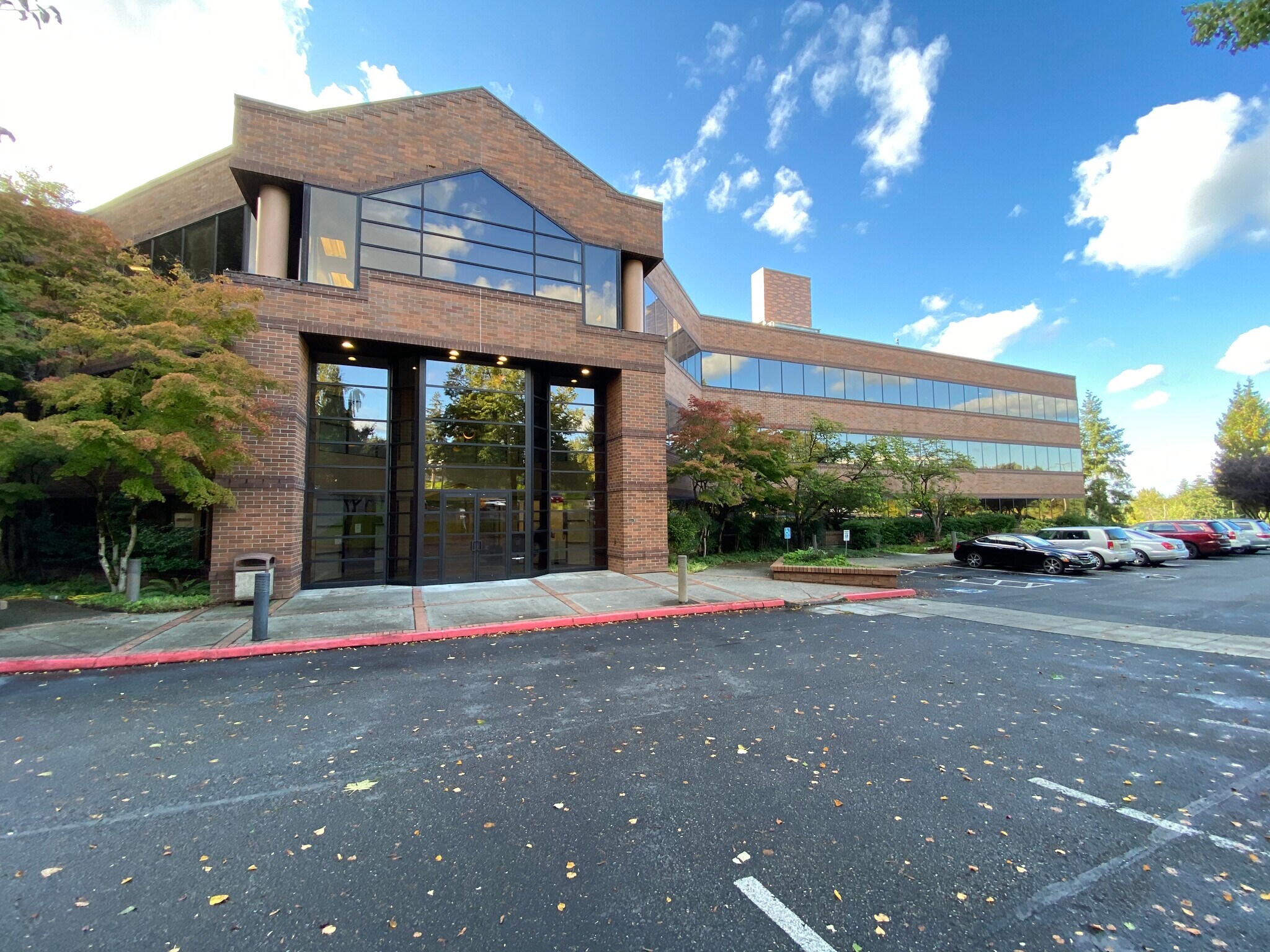 13555 SE 36th St, Bellevue, WA for lease Primary Photo- Image 1 of 4