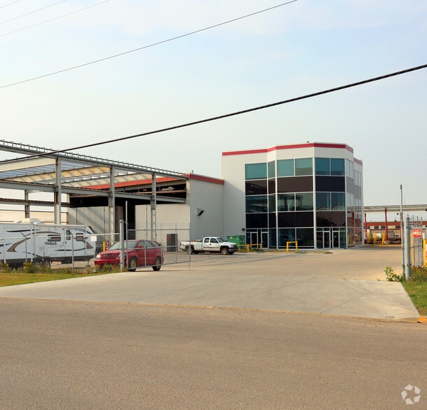 6208 72A Ave NW, Edmonton, AB for sale - Primary Photo - Image 1 of 1